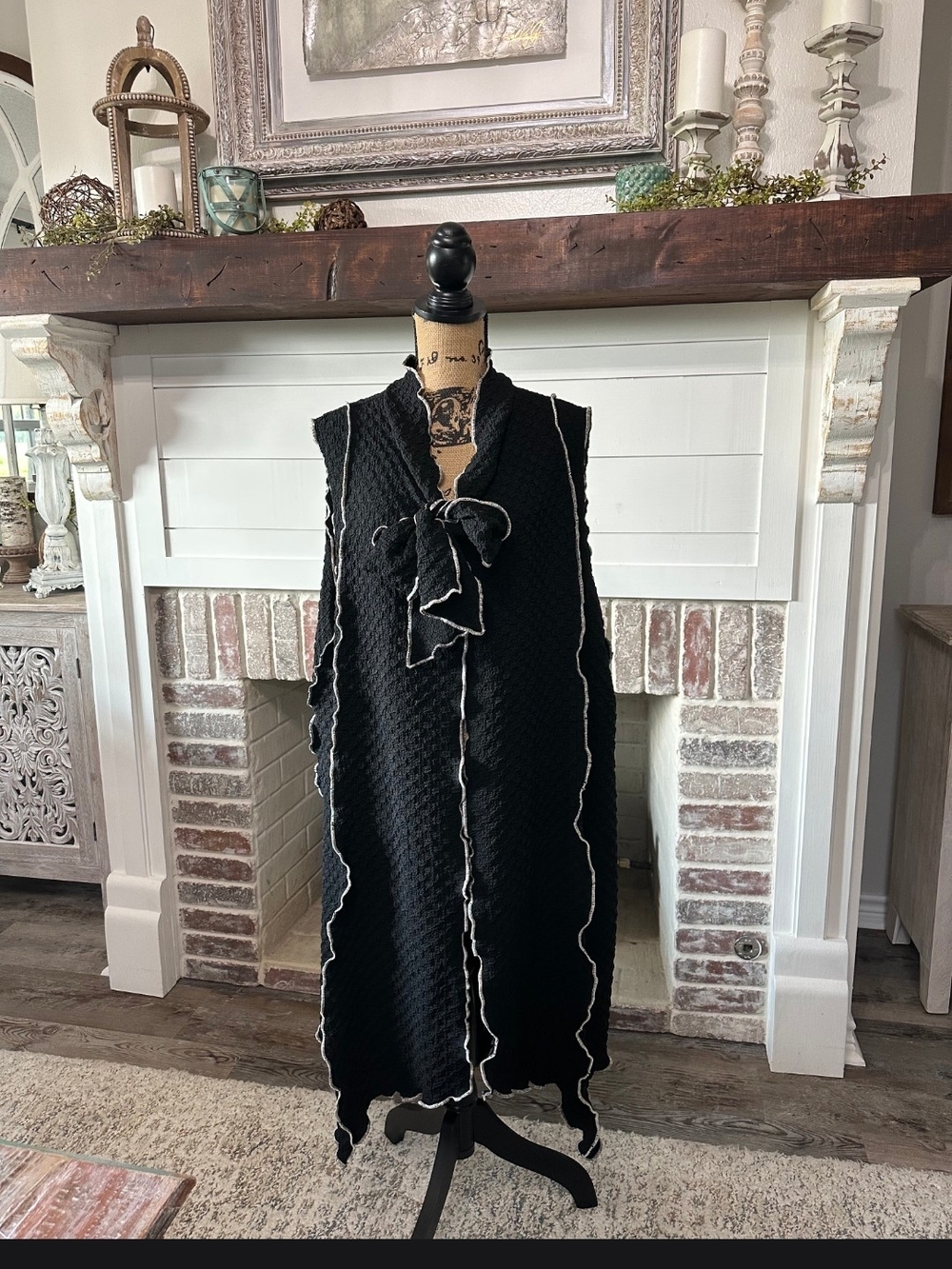 Black Sleeveless Textured Long Vest with Tie Neck